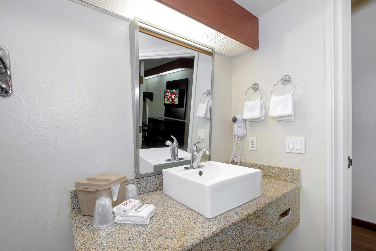 Chesapeake Inn And Suites Lexington Park Patuxent River Naval Air Station Kaliforniya Dış mekan fotoğraf