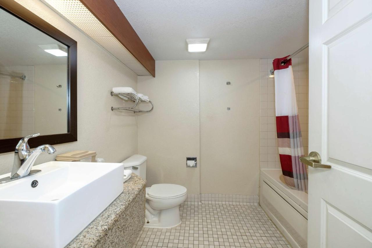 Chesapeake Inn And Suites Lexington Park Patuxent River Naval Air Station Kaliforniya Dış mekan fotoğraf